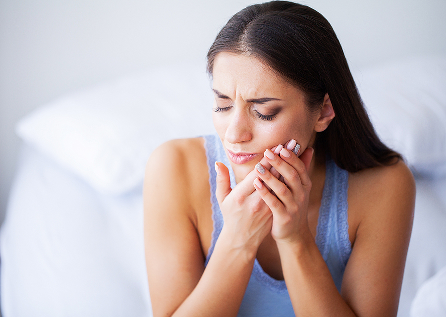 How to Manage Discomfort with Braces or Aligners